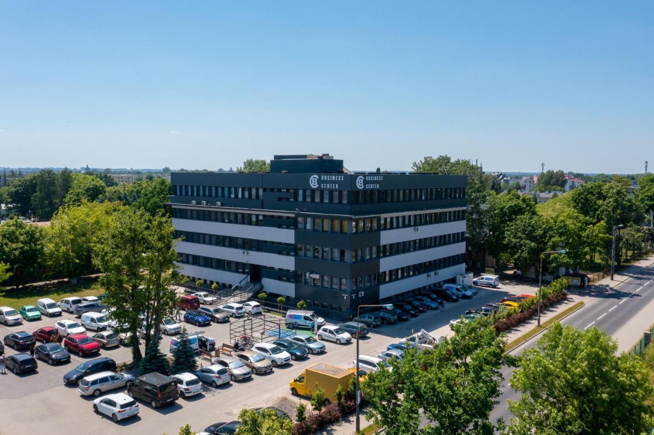 Апартаменты Business Center Скерневице Экстерьер фото