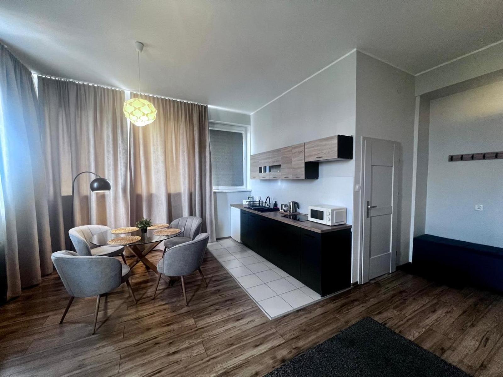 Апартаменты Business Center Скерневице Экстерьер фото